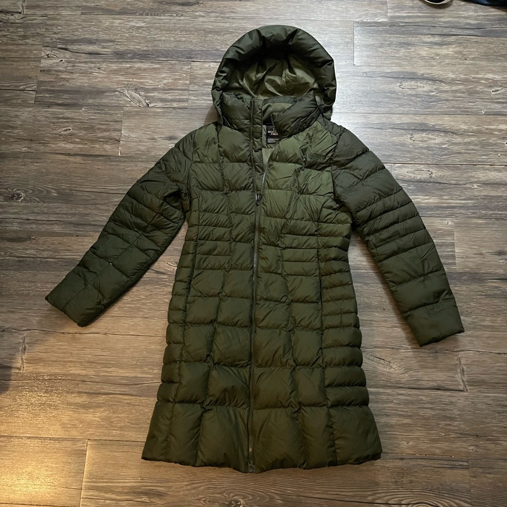 The North Face long puffer coat Women’s size:medium